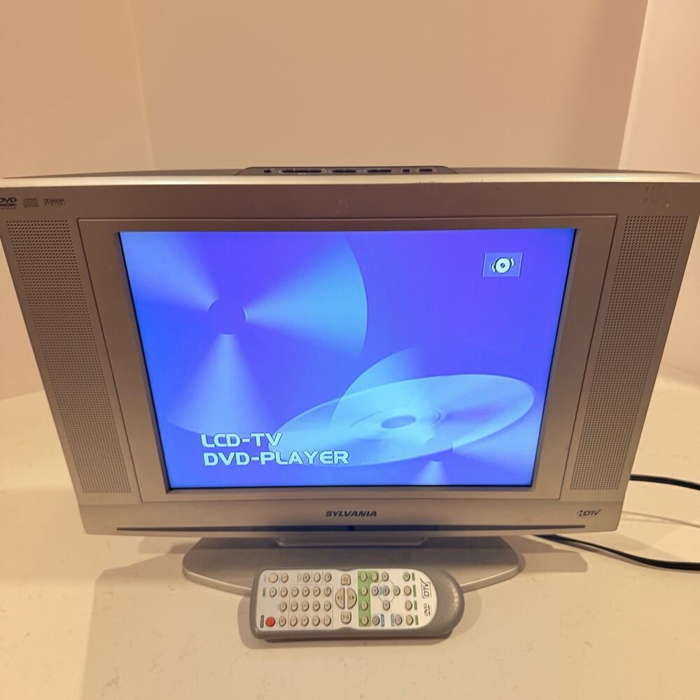 Sylvania LD155SL8 15” Digital LCD TV + DVD Combo Tested Working With Remote - Picture 4 of 10